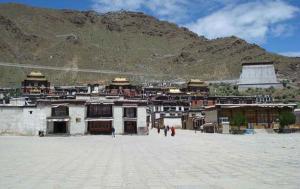 Tashihunpo Monastery